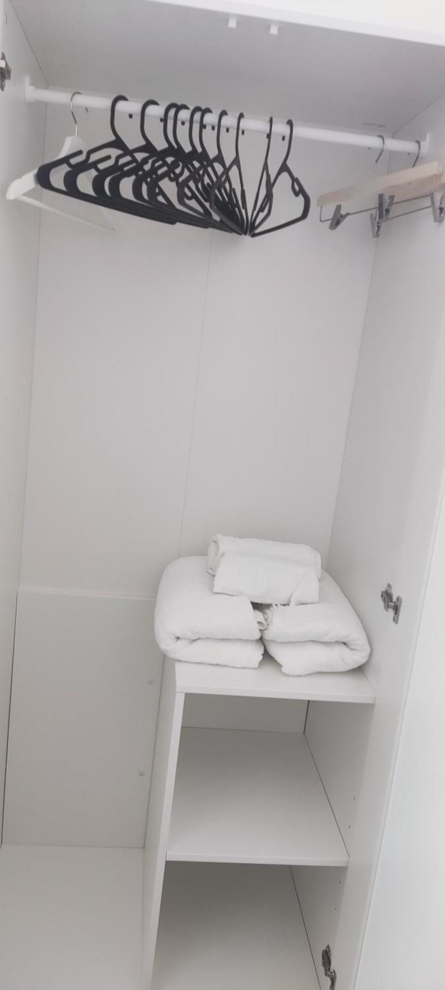 Chambre R0 Avec Salle De Bain Partagee Pres De L'Hopital De La Citadelle A Luik Buitenkant foto